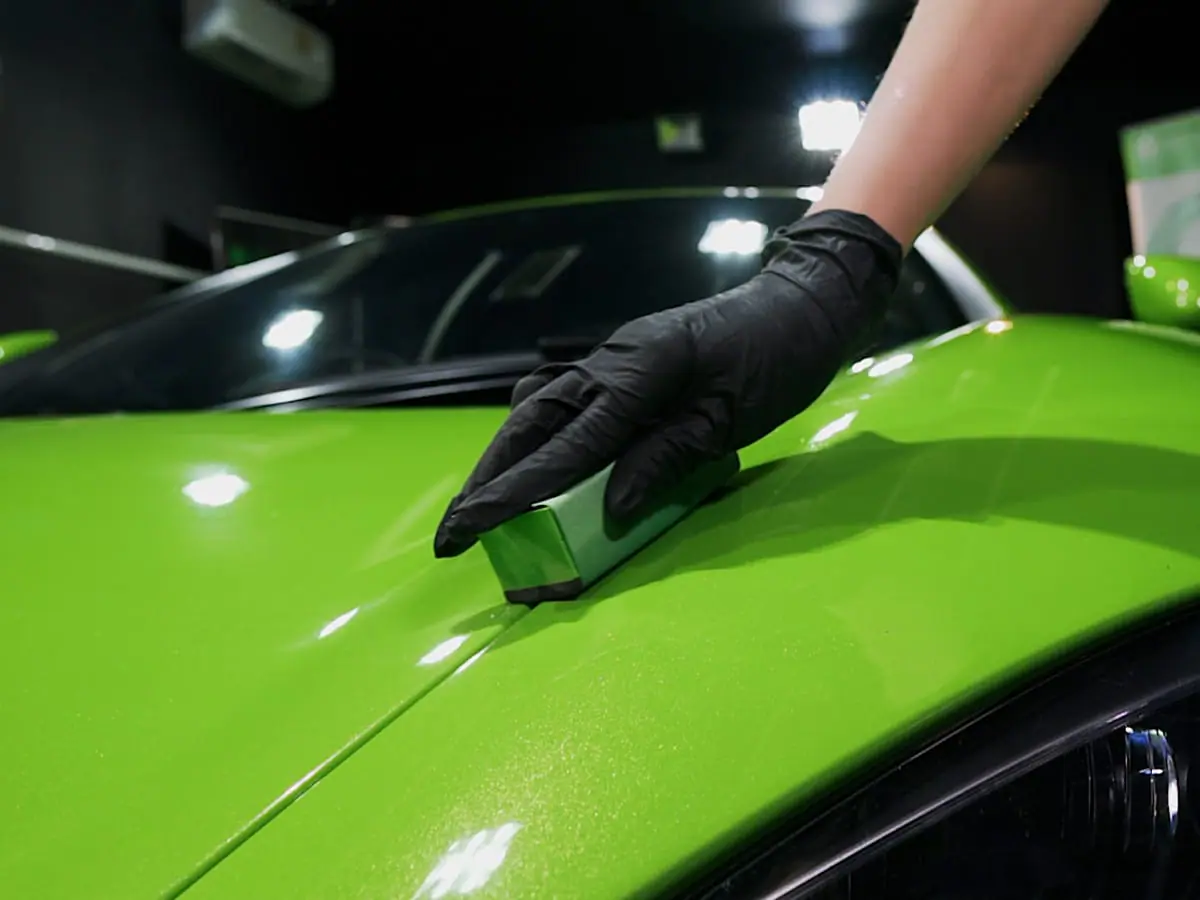 Aplicação de coating na pintura